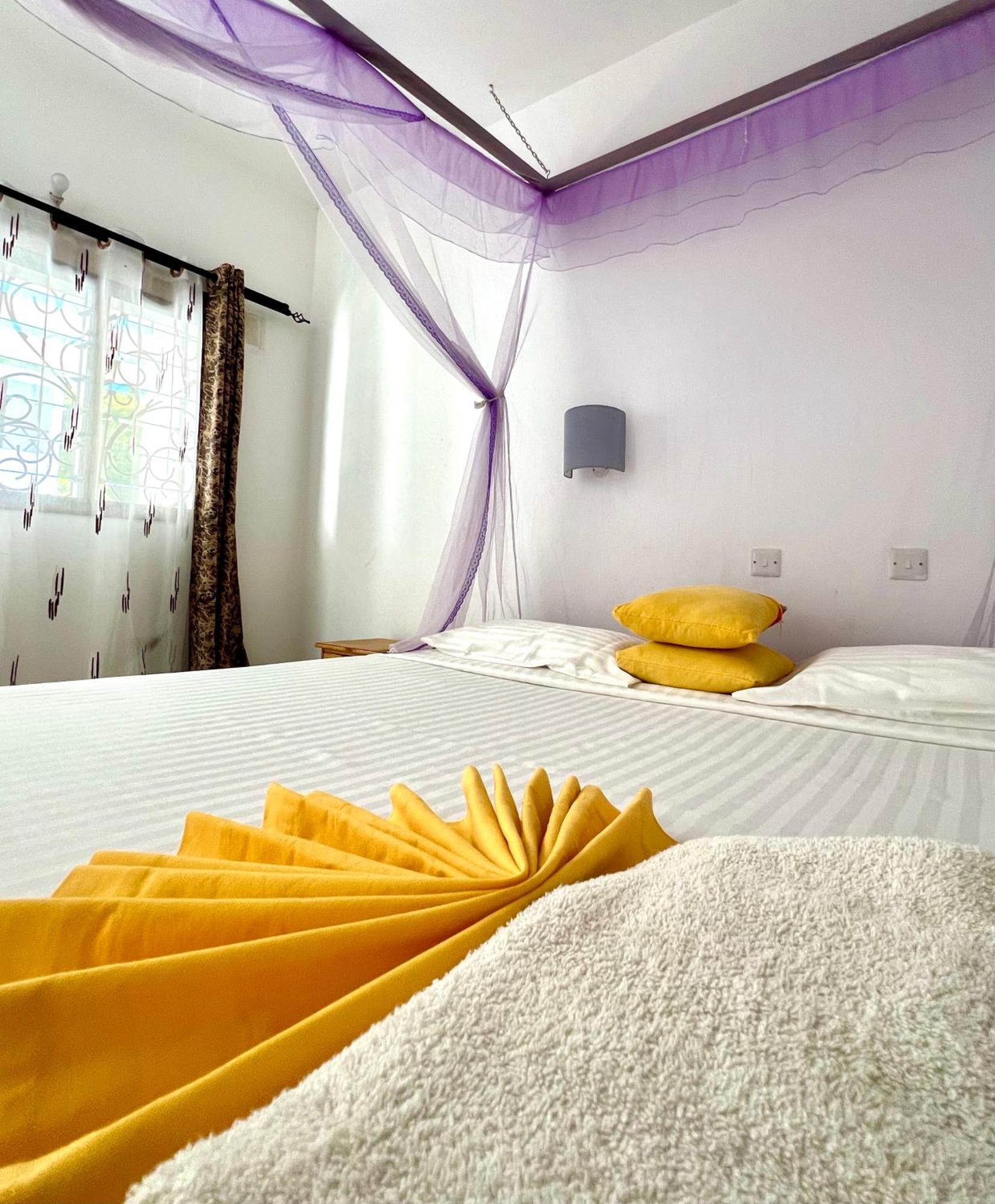 Papillon Garden Bar Villas Bamburi Eksteriør bilde