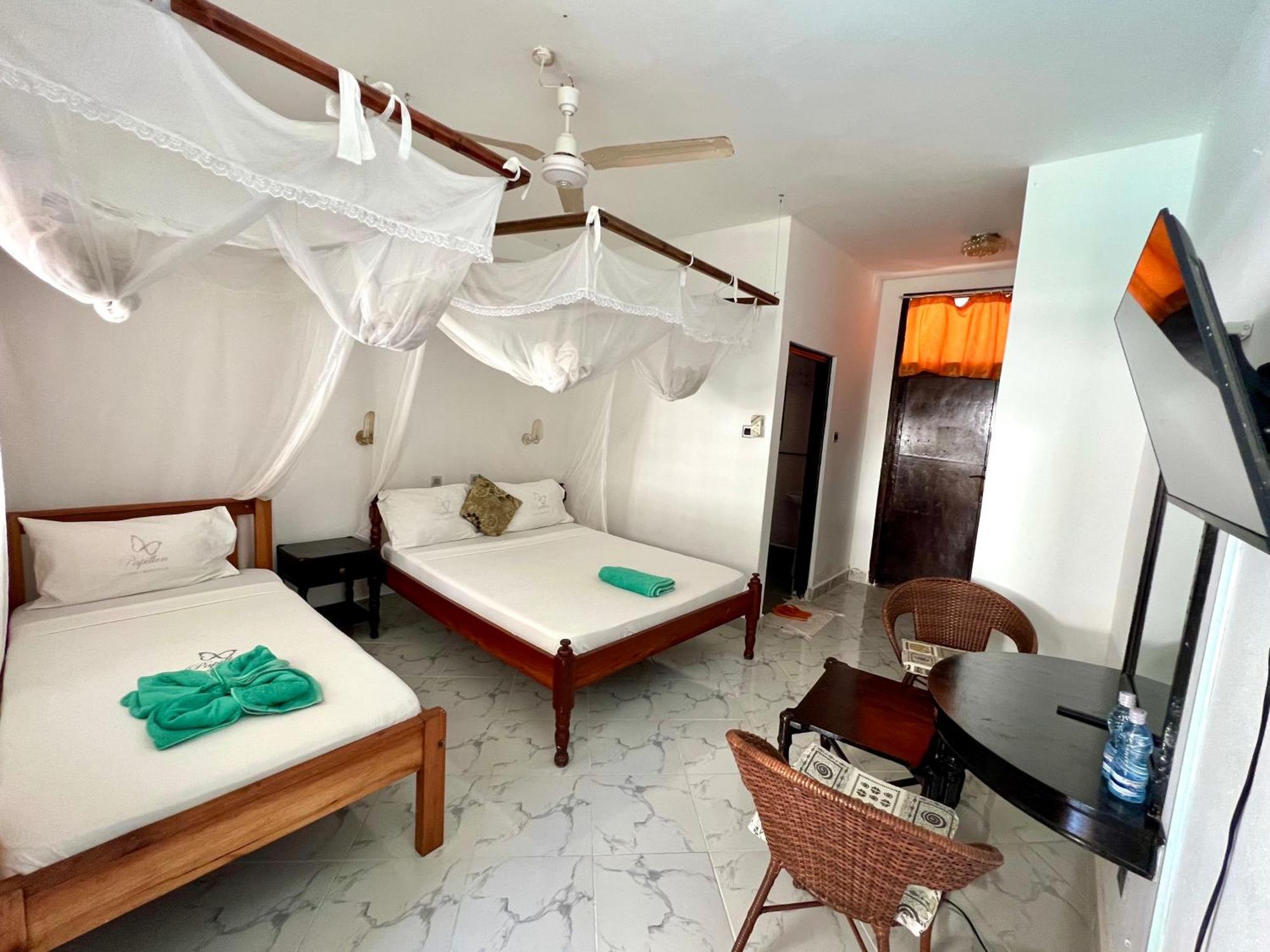 Papillon Garden Bar Villas Bamburi Eksteriør bilde