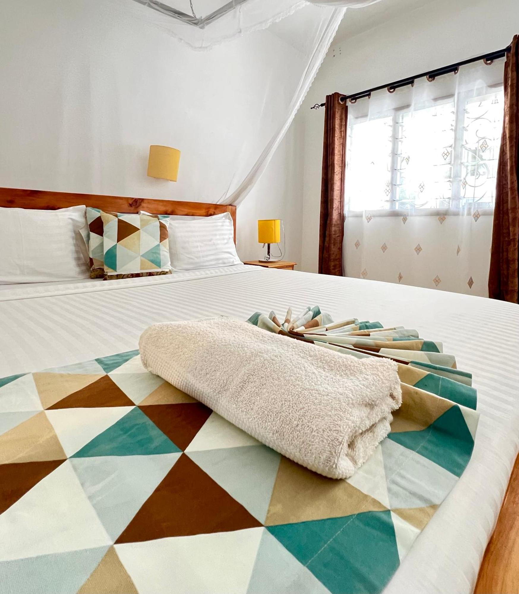 Papillon Garden Bar Villas Bamburi Eksteriør bilde