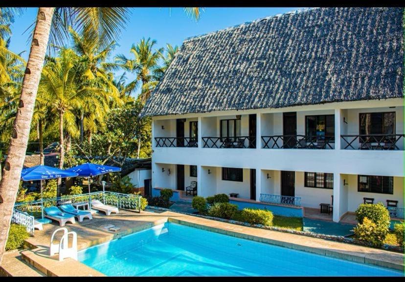 Papillon Garden Bar Villas Bamburi Eksteriør bilde