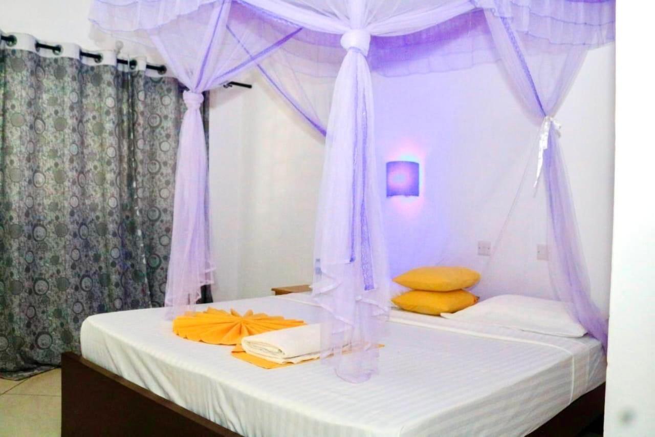 Papillon Garden Bar Villas Bamburi Eksteriør bilde