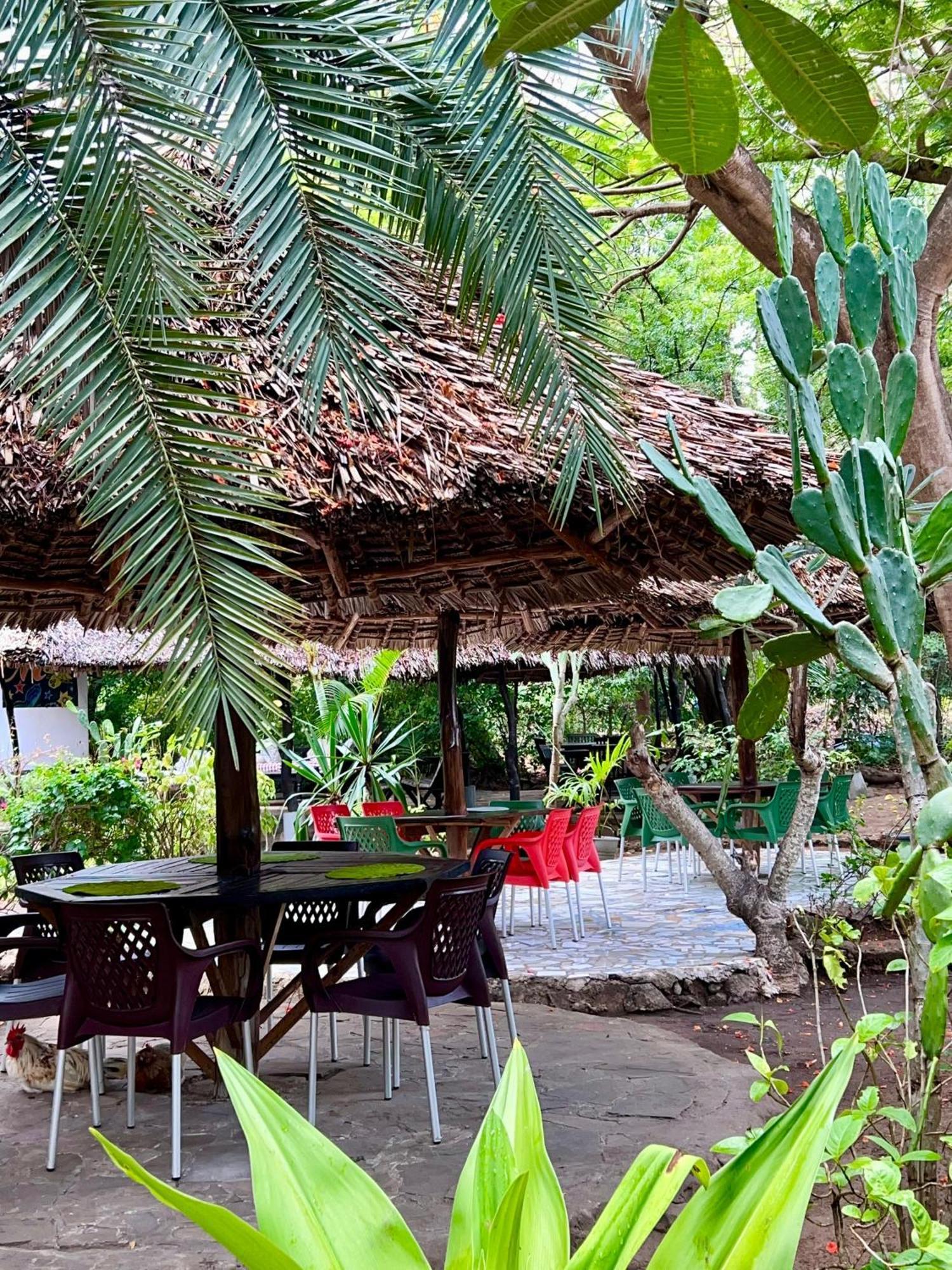Papillon Garden Bar Villas Bamburi Eksteriør bilde