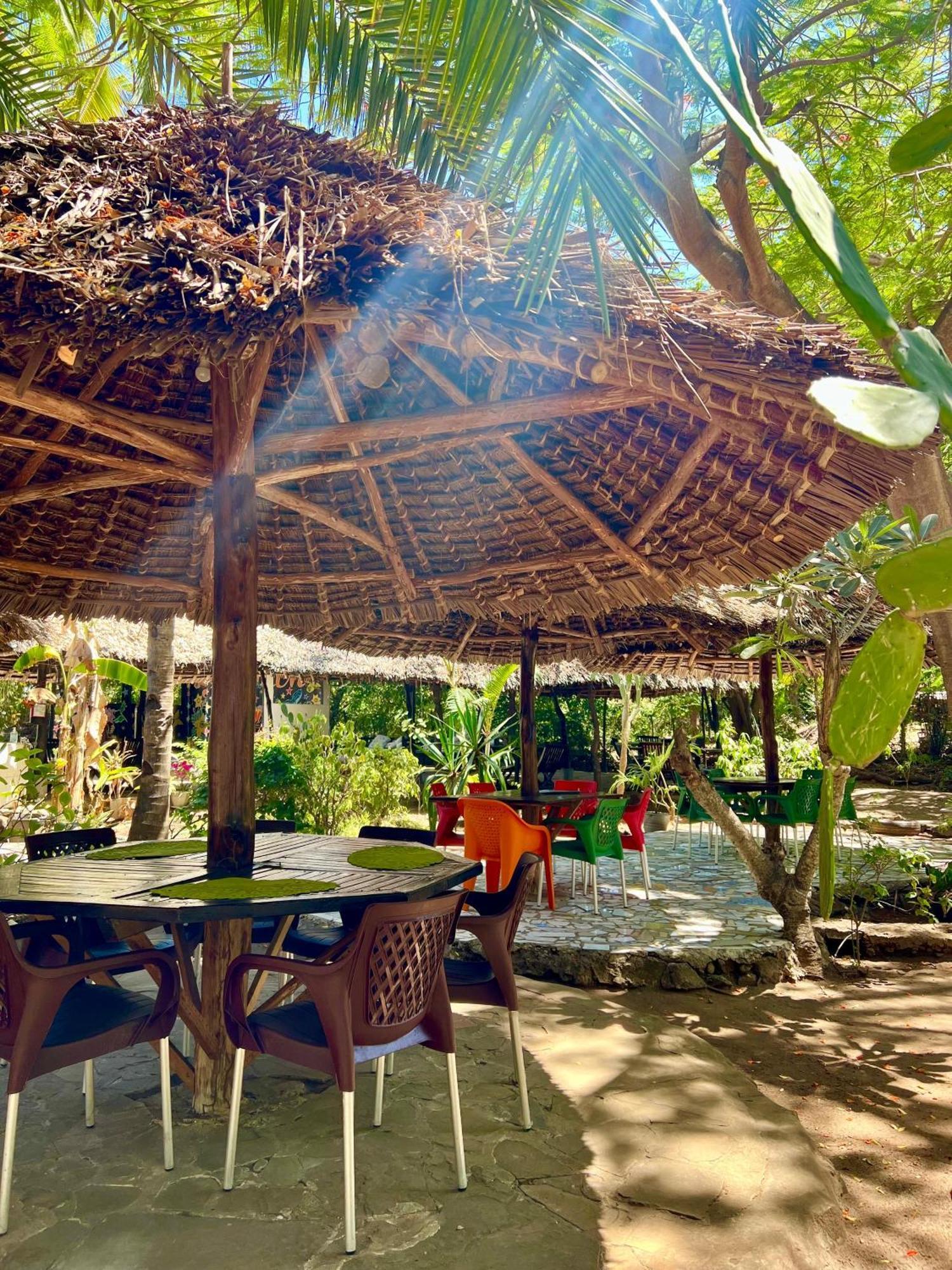 Papillon Garden Bar Villas Bamburi Eksteriør bilde