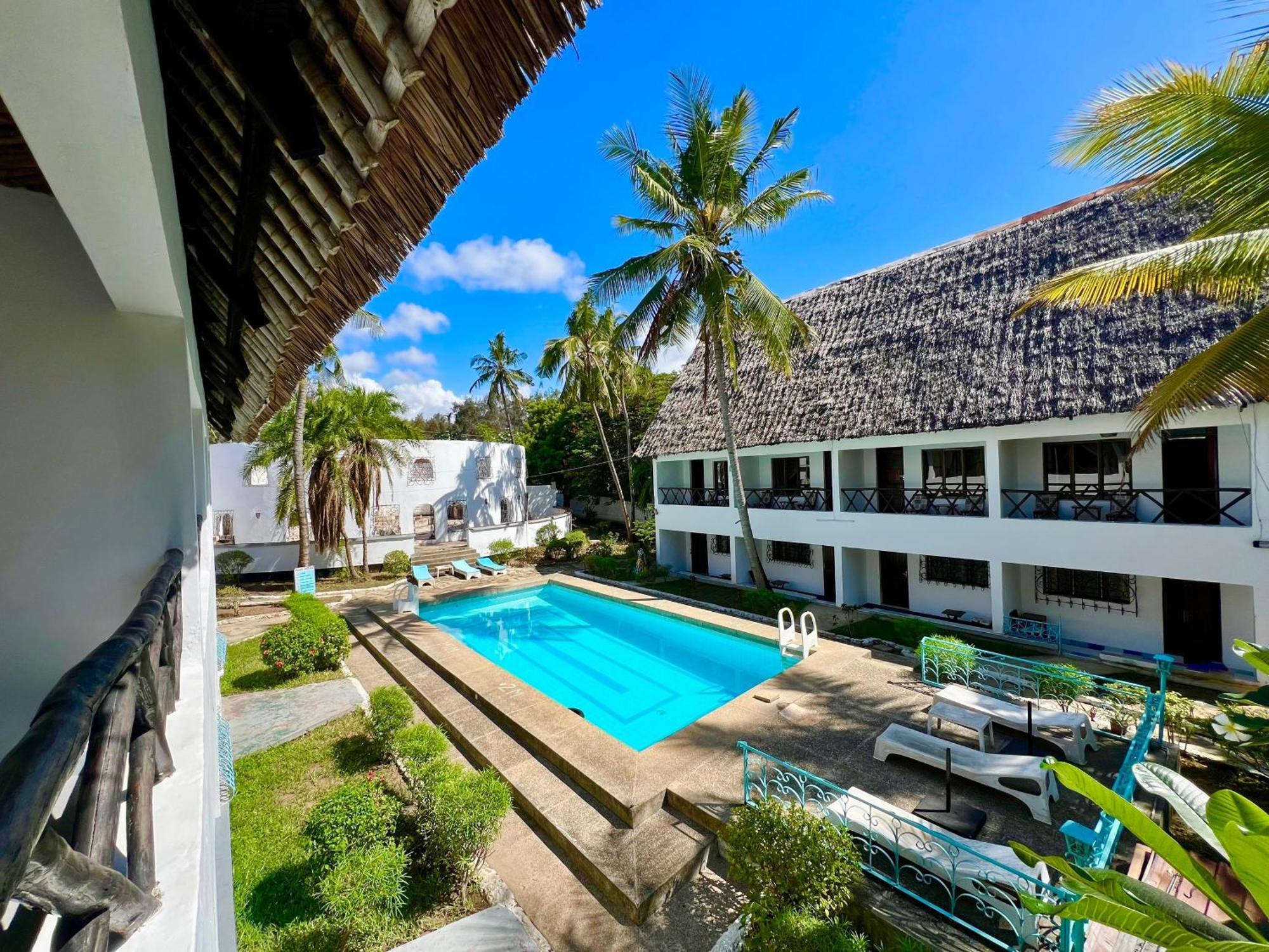 Papillon Garden Bar Villas Bamburi Eksteriør bilde