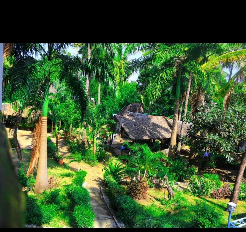 Papillon Garden Bar Villas Bamburi Eksteriør bilde