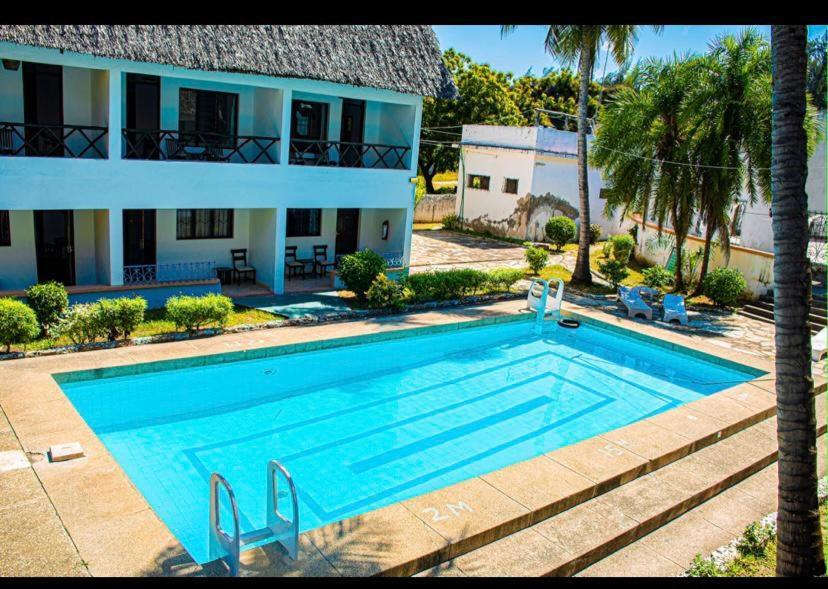 Papillon Garden Bar Villas Bamburi Eksteriør bilde