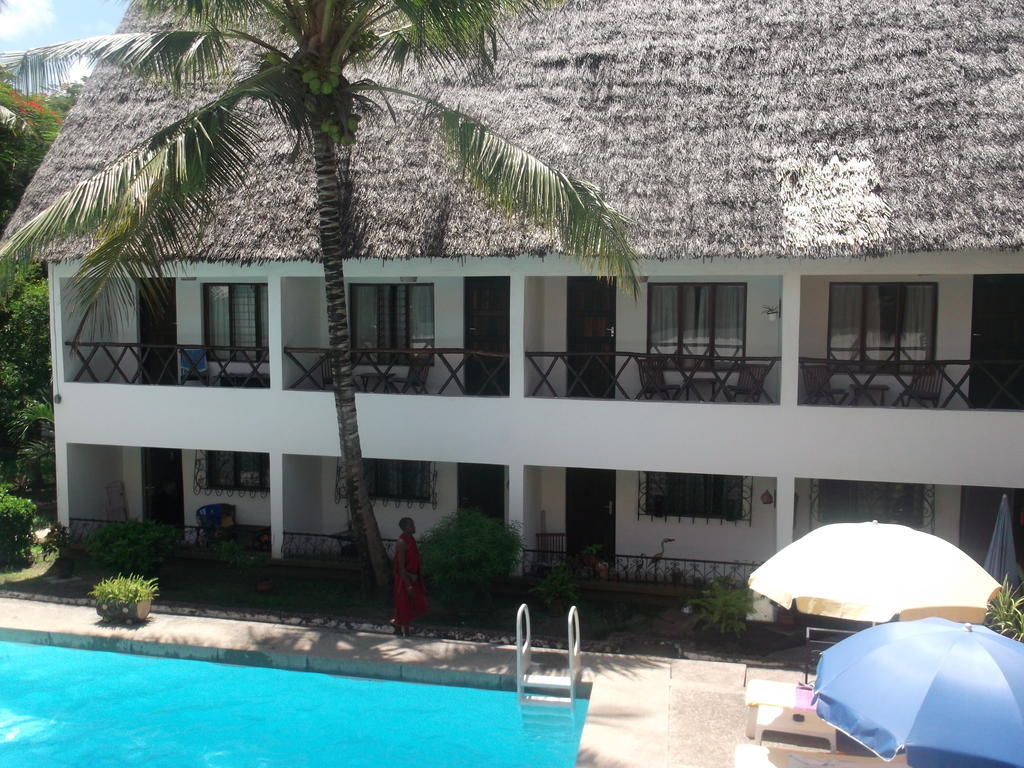 Papillon Garden Bar Villas Bamburi Eksteriør bilde